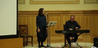 Lectură publică de poezie susținută de: Daniel Bănulescu, Teodor Dună, Ioana Crăciunescu, Mircea Dan Duță, Ioana Ieronim, Călin-Andrei Mihăilescu, Ion Mureșan, Cosmin Perța, Ioan Es. Pop, Eugen Suciu, Robert Șerban. Moderator: prozatorul Ioan Groșan